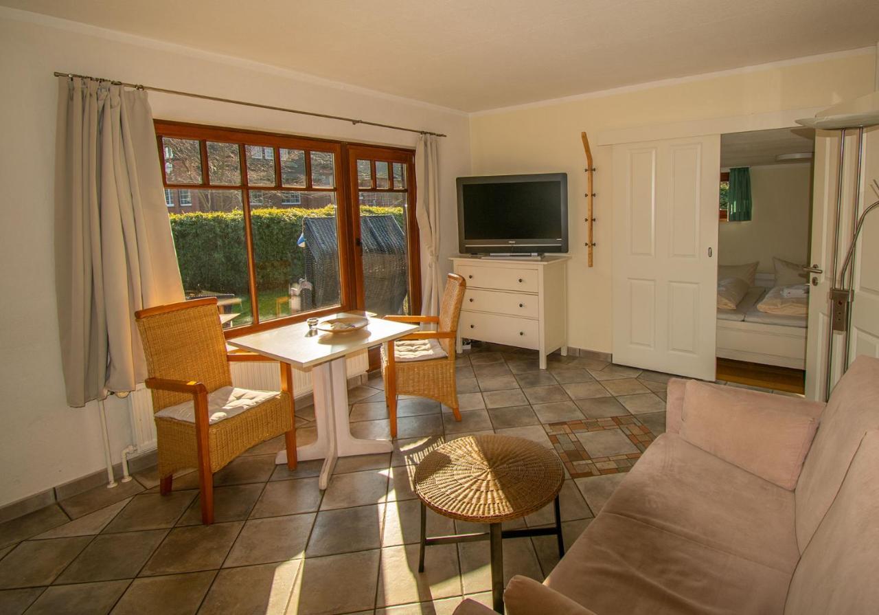 Inselhotel Kapitaen Tadsen / Amrum เนเบอ ภายนอก รูปภาพ