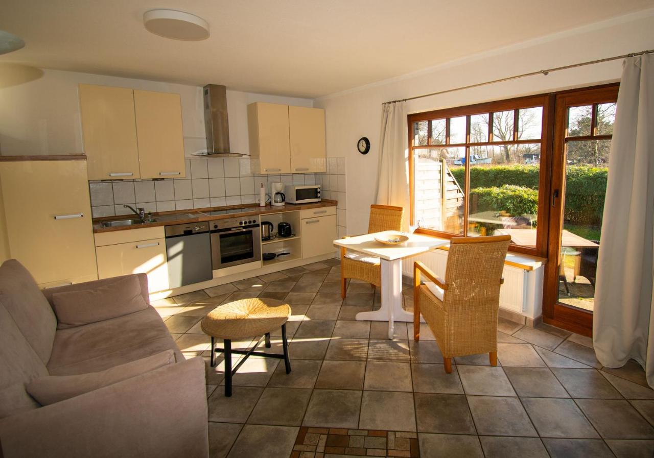Inselhotel Kapitaen Tadsen / Amrum เนเบอ ภายนอก รูปภาพ