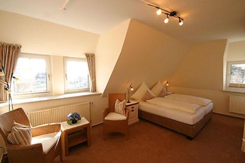 Inselhotel Kapitaen Tadsen / Amrum เนเบอ ภายนอก รูปภาพ
