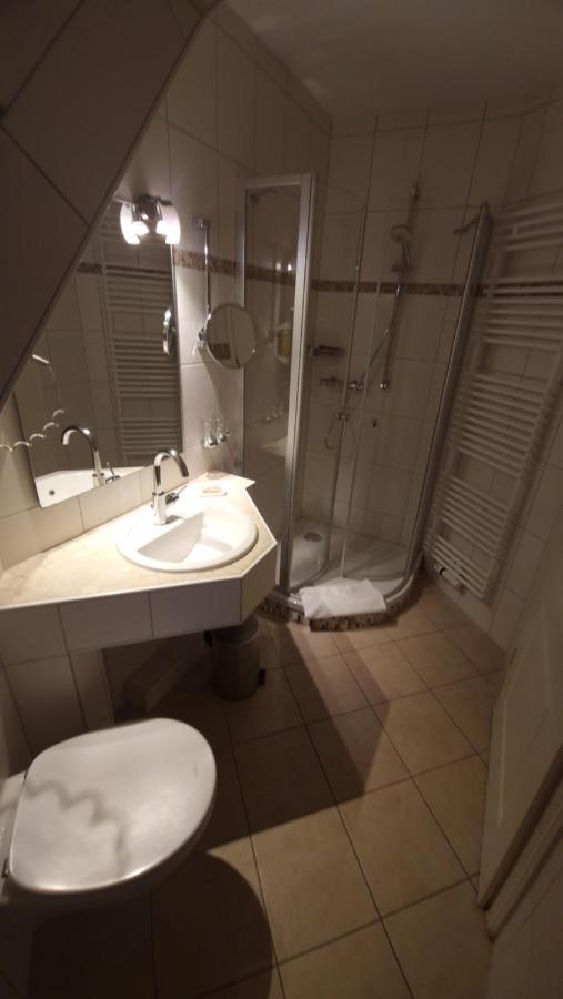 Inselhotel Kapitaen Tadsen / Amrum เนเบอ ภายนอก รูปภาพ