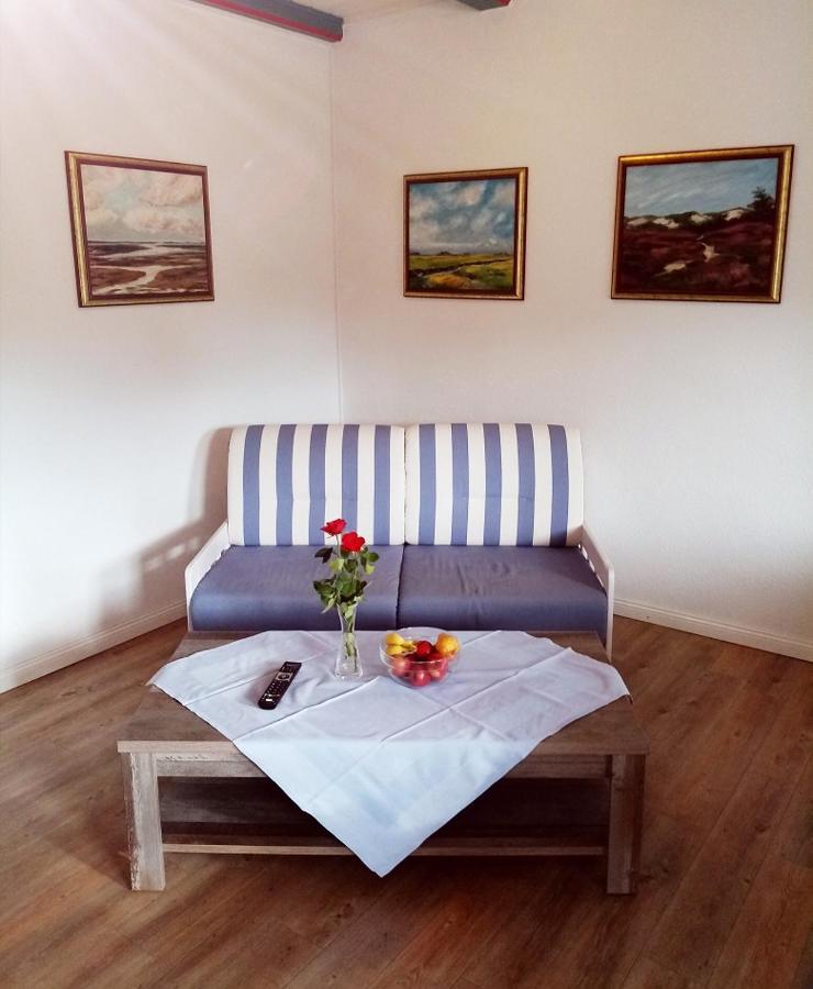 Inselhotel Kapitaen Tadsen / Amrum เนเบอ ภายนอก รูปภาพ